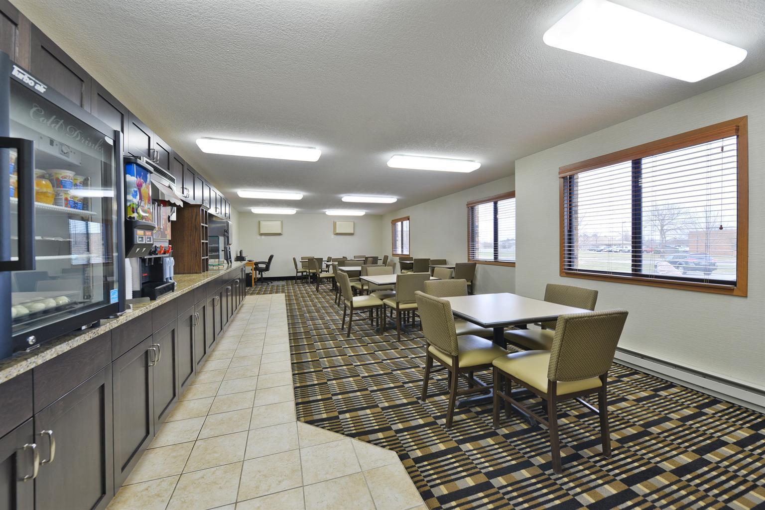 Americas Best Value Inn And Suites Bismarck Restaurant photo